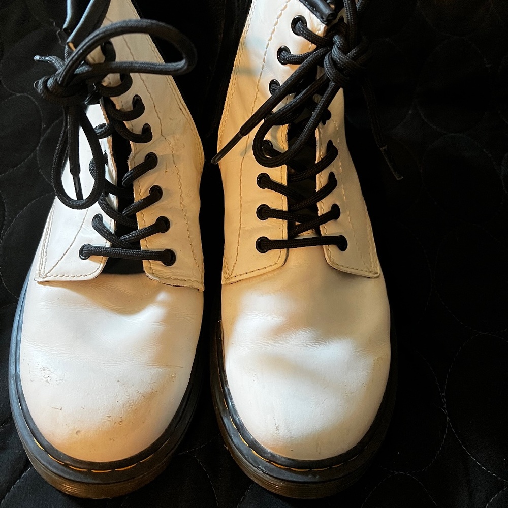 Size 4 kids dr martens side zip boot